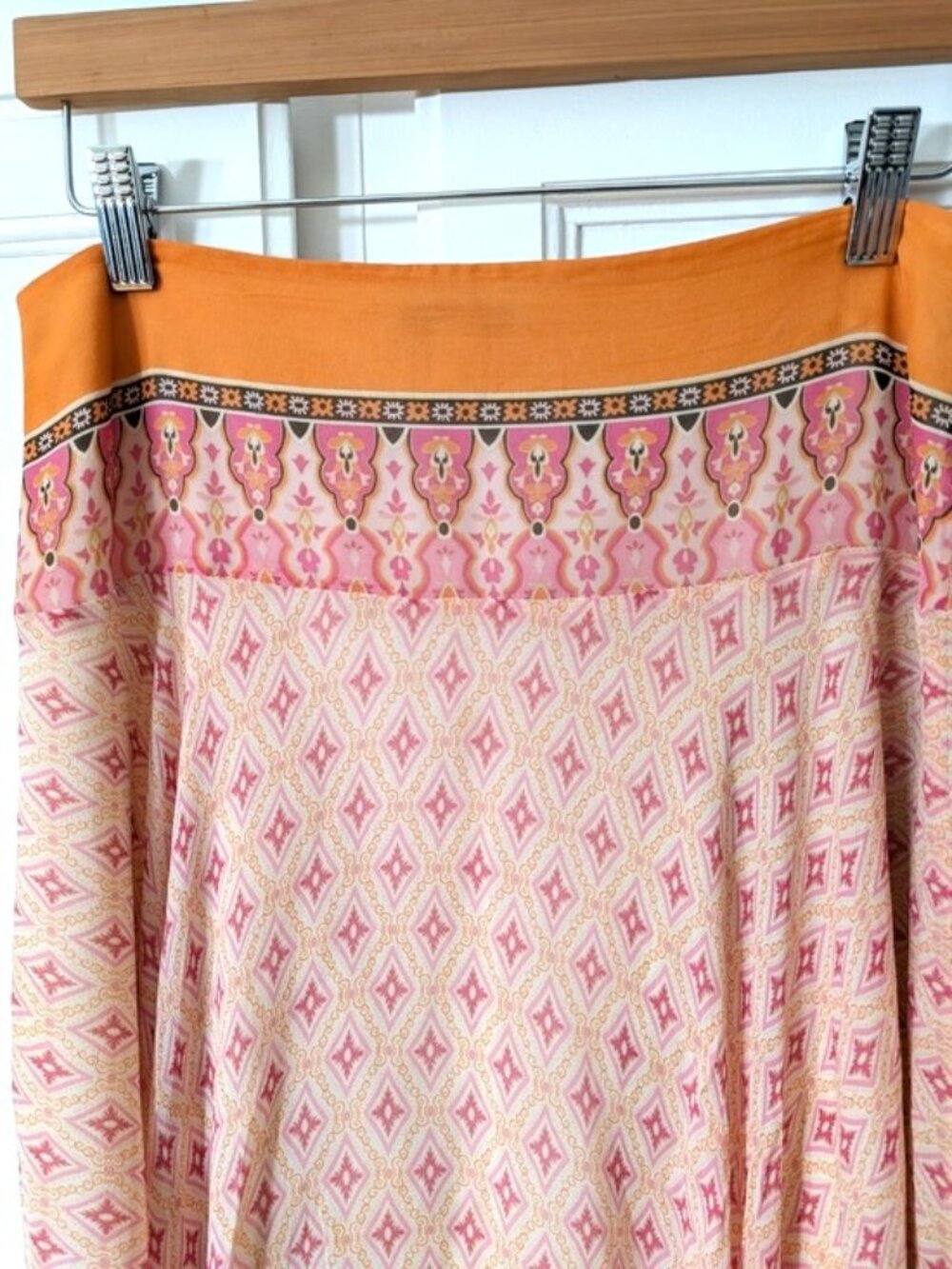 BR Silk Chiffon Y2K Flowy Pink Patterned Handkerchief Hem Skirt Size 4 - Picture 2 of 7